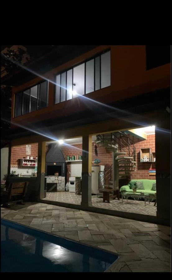 Lindo Sobrado Amarelo -Proximo A Praia Mongaguá Exterior foto